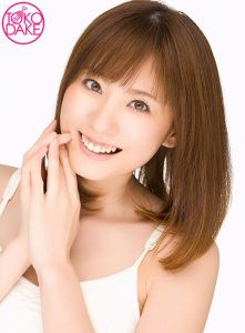 【お得】巨乳女子には見えているのか？男に弄ばれる。急にチ○ポを挿入され驚く彼女。しかしこのチ○ポが凄く良くて突かれる度に感じまくる。色んな体位でマ○コを責められイカされる。熱いチ○ポでガンガン突かれて顔射、導かれるようにお掃除フェラ 麻美ゆま